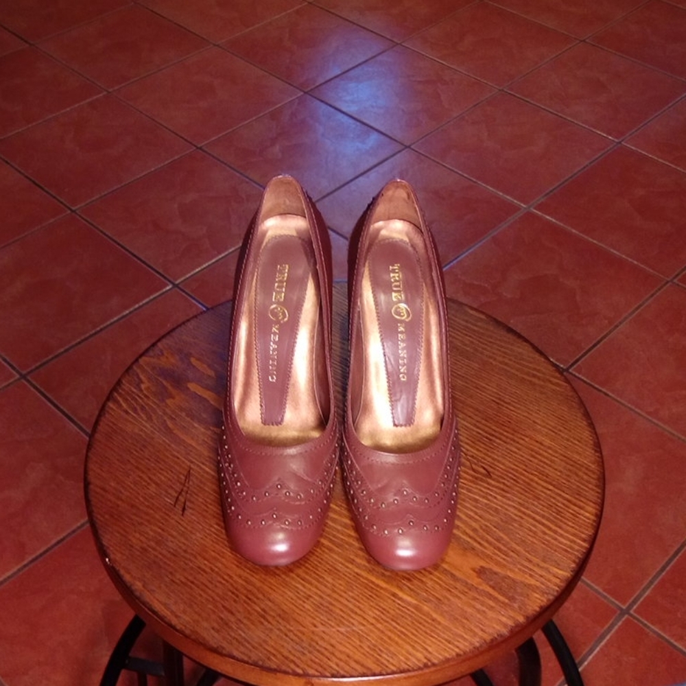 Vintage true meanig Brown Leather heels